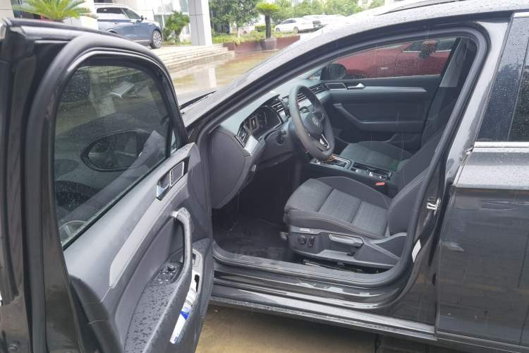 Used Volkswagen Variant 2021 2.0T Comfort Edition Driver Seat