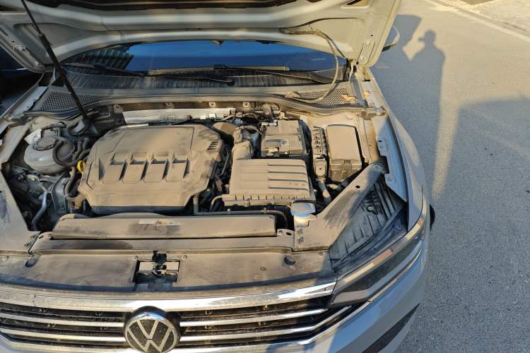 Used Volkswagen Variant 2021 2.0T Comfort Edition Engine Bay Left