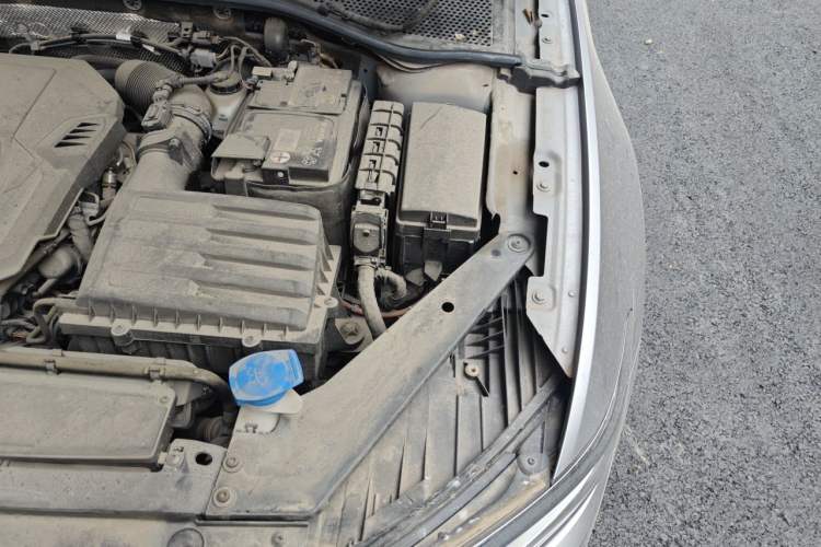 Used Volkswagen Variant 2021 2.0T Comfort Edition Engine Bay Left