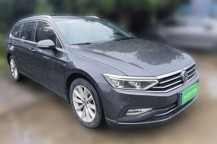 Used Volkswagen Variant 2021 2.0T Comfort Edition Front Right 45 Deg