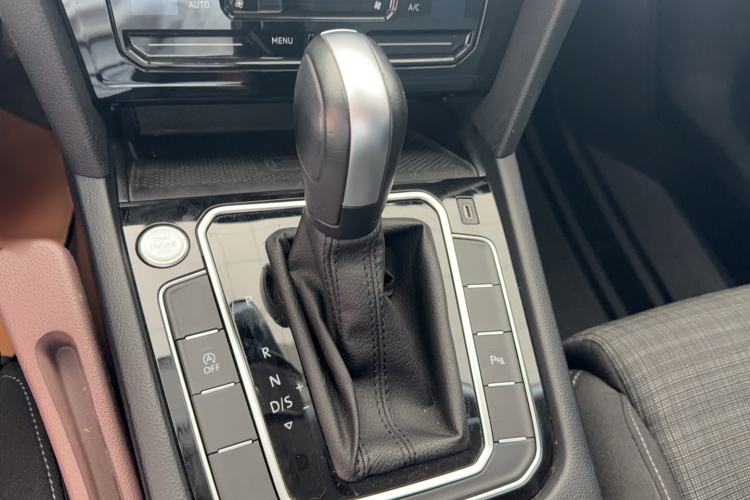 Used Volkswagen Variant 2021 2.0T Comfort Edition Gear Lever