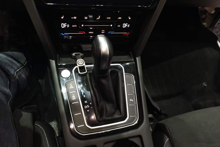 Used Volkswagen Variant 2021 2.0T Comfort Edition Gear Lever