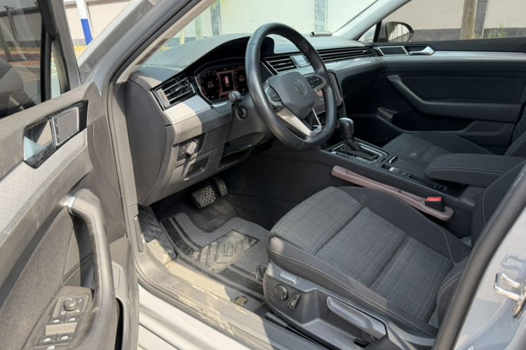 Used Volkswagen Variant 2021 2.0T Comfort Edition Interior 2