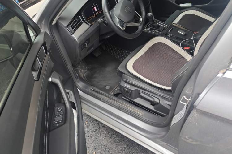 Used Volkswagen Variant 2021 2.0T Comfort Edition Interior 3