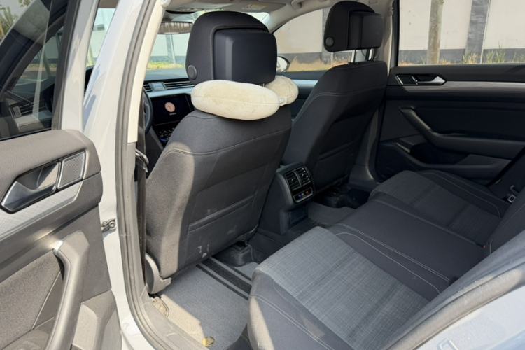 Used Volkswagen Variant 2021 2.0T Comfort Edition Interior 3