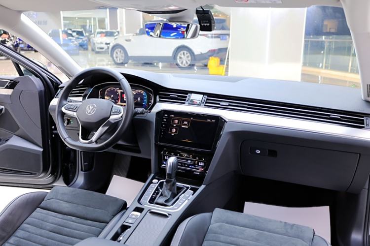 Used Volkswagen Variant 2021 2.0T Comfort Edition Interior 8
