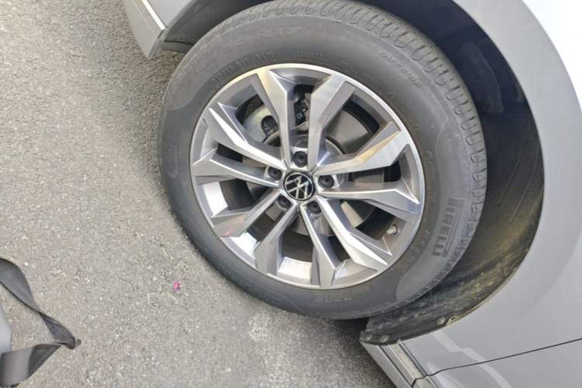 Used Volkswagen Variant 2021 2.0T Comfort Edition Left Front Wheel Hub