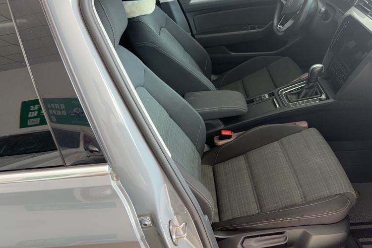 Used Volkswagen Variant 2021 2.0T Comfort Edition Right Front Seat