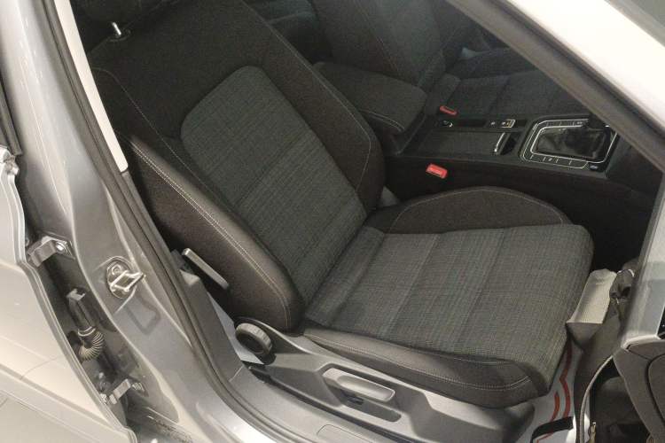 Used Volkswagen Variant 2021 2.0T Comfort Edition Right Front Seat