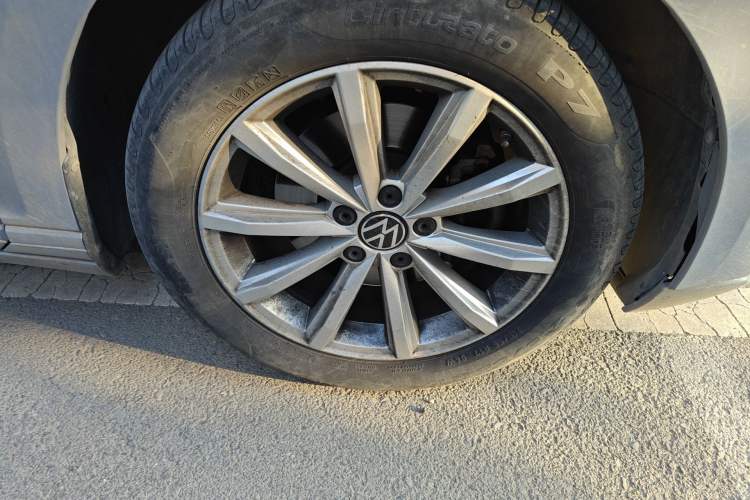 Used Volkswagen Variant 2021 2.0T Comfort Edition Right Front Wheel Hub