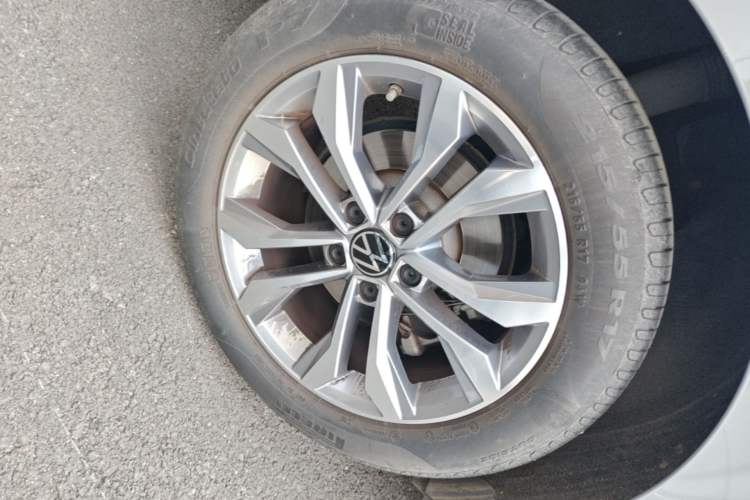 Used Volkswagen Variant 2021 2.0T Comfort Edition Right Rear Wheel Hub
