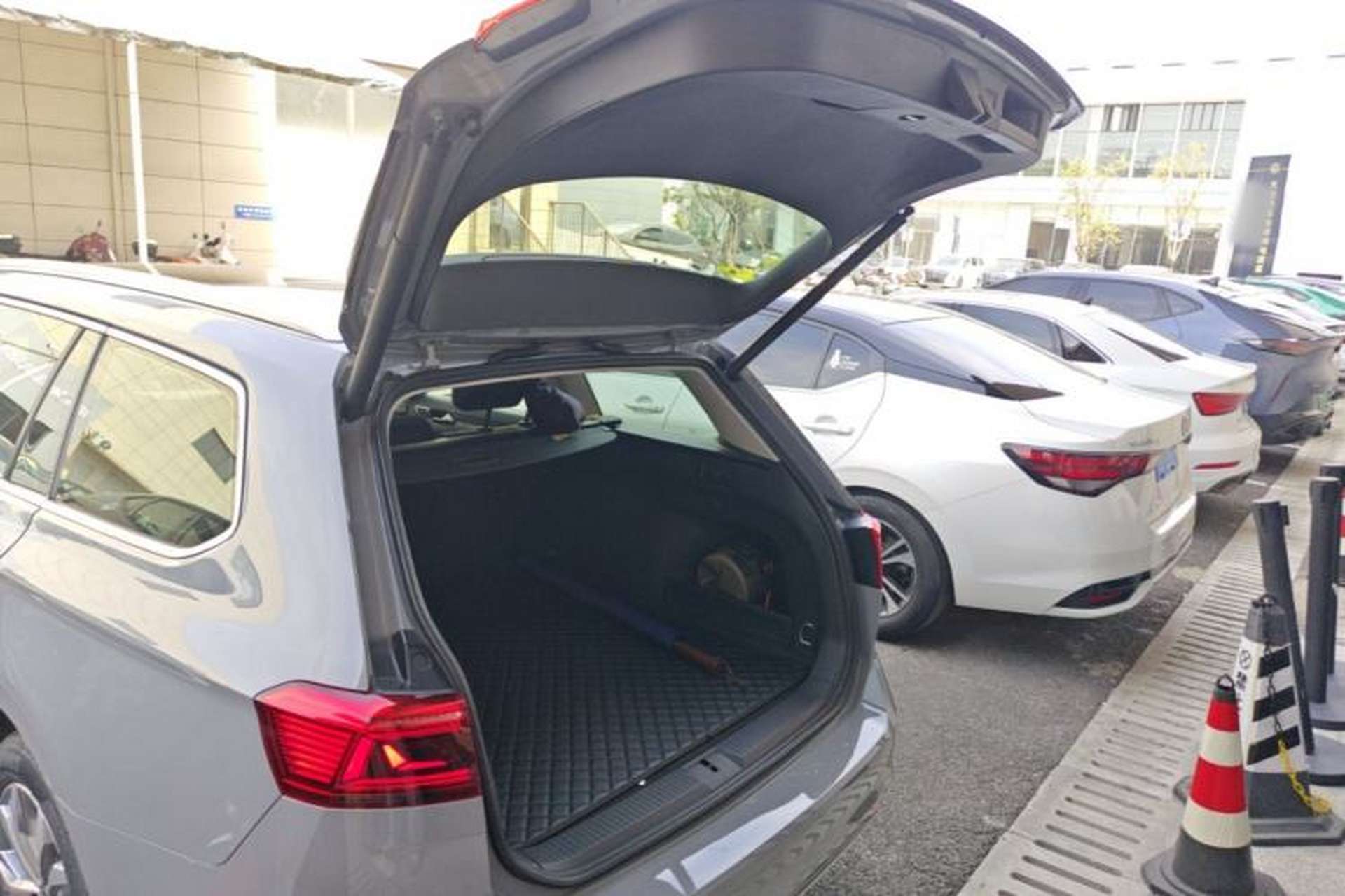 Used Volkswagen Variant 2021 2.0T Comfort Edition Trunk