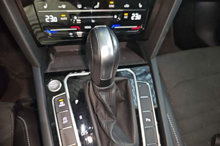 Used Volkswagen Variant 2021 2.0T Comfort Edition Gear Lever