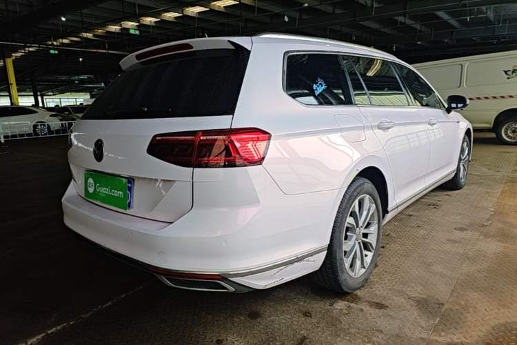 Used Volkswagen Variant 2021 2.0T Comfort Edition Rear Right 45 Deg