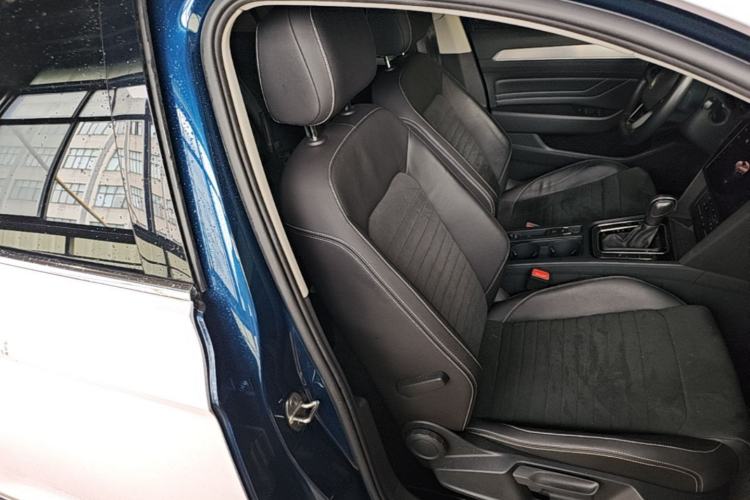 Used Volkswagen Variant 2021 2.0T Comfort Edition Right Front Seat