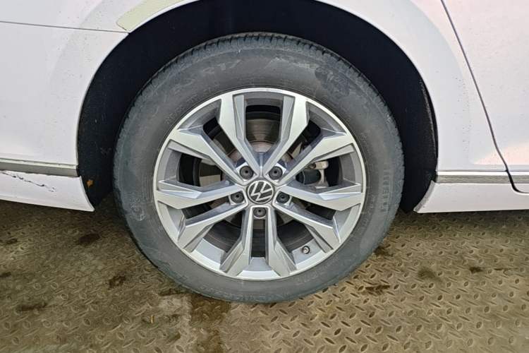 Used Volkswagen Variant 2021 2.0T Comfort Edition Right Rear Wheel Hub