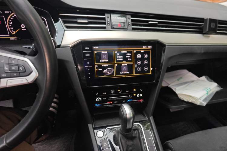 Used Volkswagen Variant 2021 2.0T Comfort Edition Audio And AC Panel