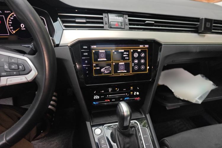 Used Volkswagen Variant 2021 2.0T Comfort Edition Audio And AC Panel
