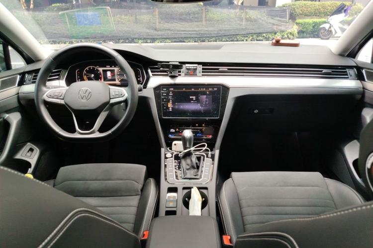 Used Volkswagen Variant 2021 2.0T Comfort Edition Center Console