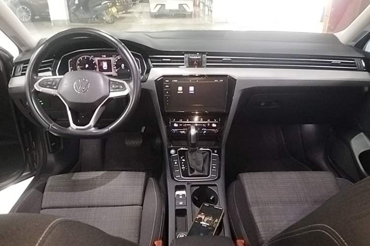 Used Volkswagen Variant 2021 2.0T Comfort Edition Center Console