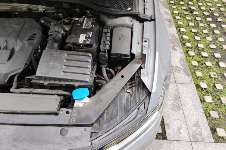 Used Volkswagen Variant 2021 2.0T Comfort Edition Engine Bay Left
