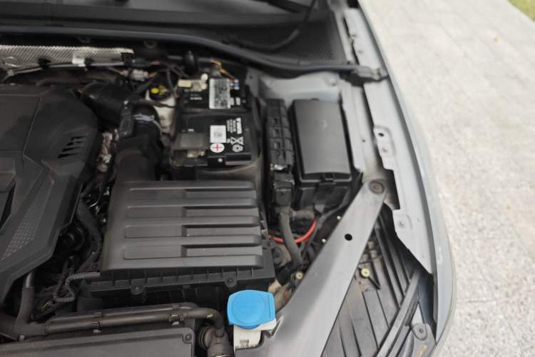 Used Volkswagen Variant 2021 2.0T Comfort Edition Engine Bay Left
