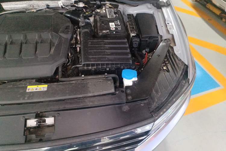 Used Volkswagen Variant 2021 2.0T Comfort Edition Engine Bay Left