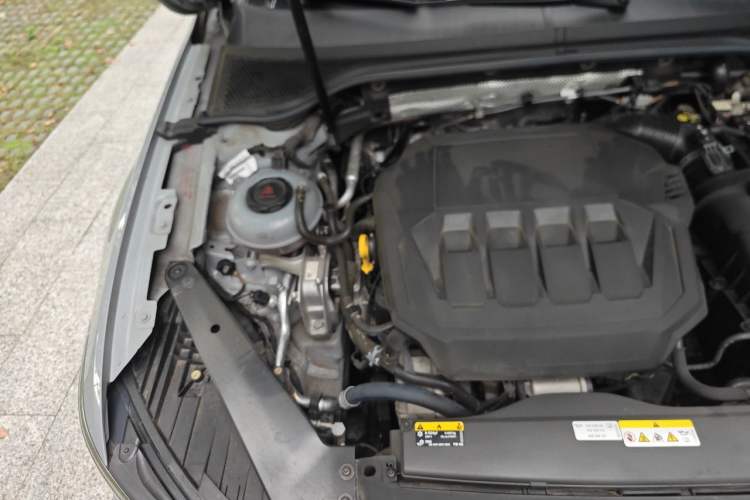 Used Volkswagen Variant 2021 2.0T Comfort Edition Engine Bay Right
