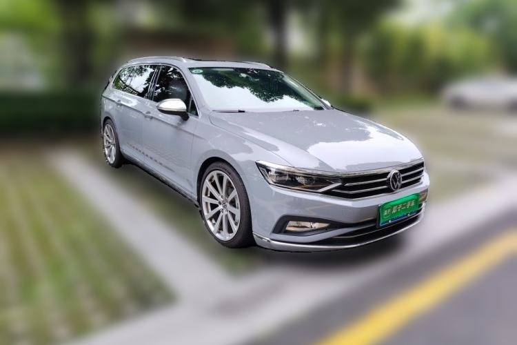 Used Volkswagen Variant 2021 2.0T Comfort Edition Front Right 45 Deg