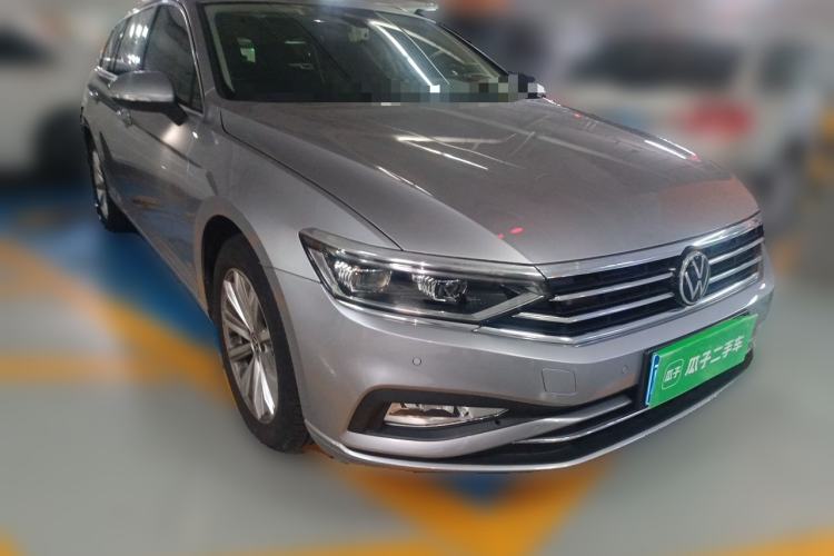 Used Volkswagen Variant 2021 2.0T Comfort Edition Front Right 45 Deg