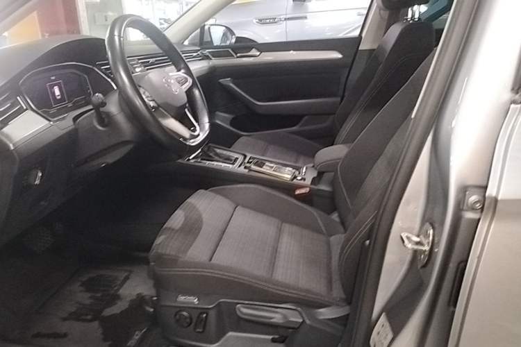 Used Volkswagen Variant 2021 2.0T Comfort Edition Left Front Seat