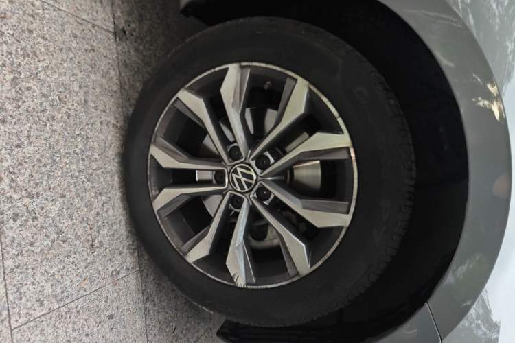 Used Volkswagen Variant 2021 2.0T Comfort Edition Right Front Wheel Hub