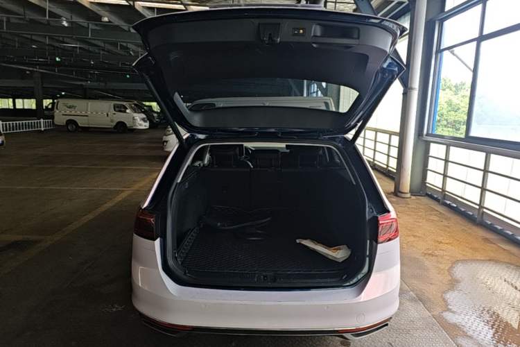 Used Volkswagen Variant 2021 2.0T Comfort Edition Trunk