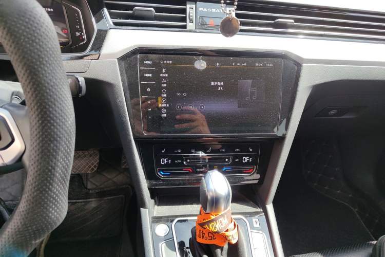 Used Volkswagen Variant 2021 2.0T Comfort Edition Audio And AC Panel