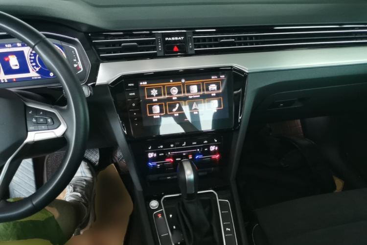 Used Volkswagen Variant 2021 2.0T Comfort Edition Center Console