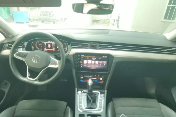 Used Volkswagen Variant 2021 2.0T Comfort Edition Center Console