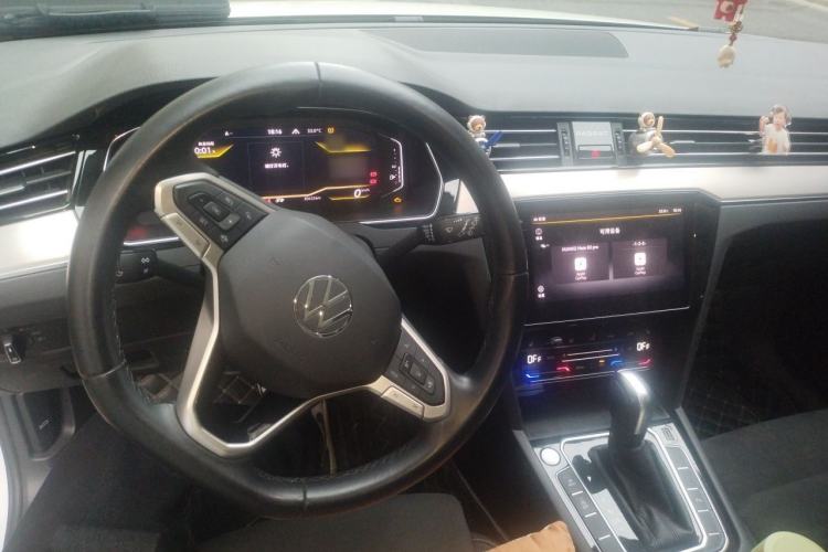 Used Volkswagen Variant 2021 2.0T Comfort Edition Center Console
