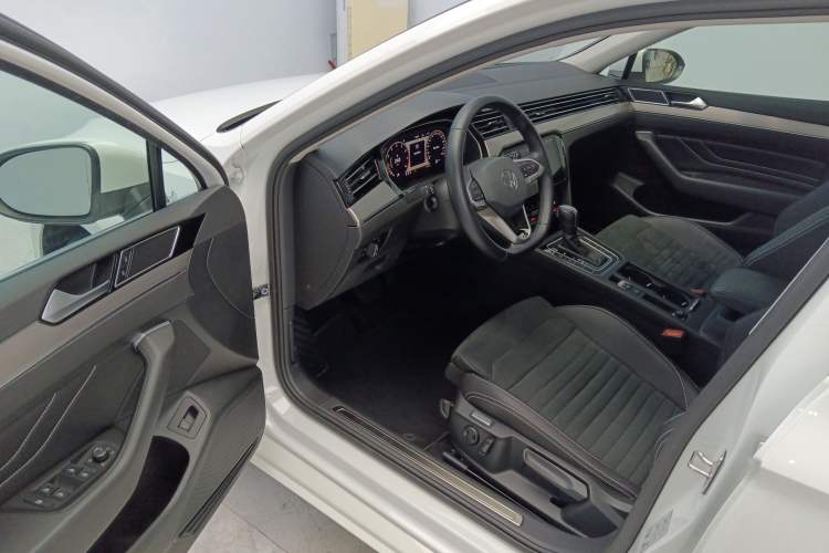Used Volkswagen Variant 2021 2.0T Comfort Edition Driver Seat