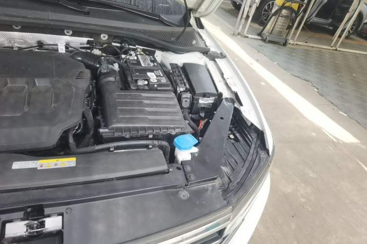Used Volkswagen Variant 2021 2.0T Comfort Edition Engine Bay Left