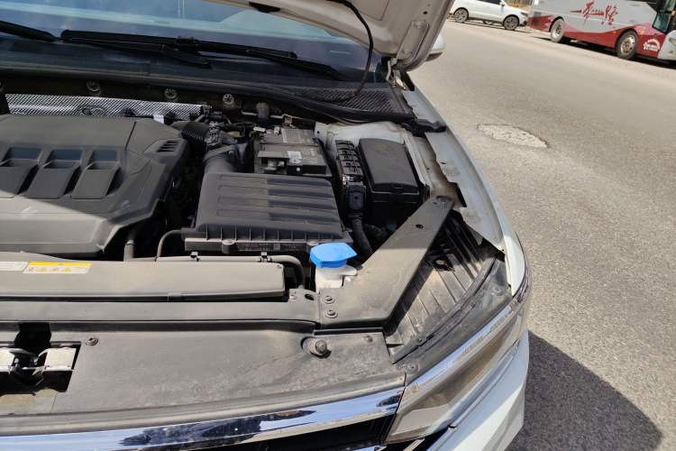 Used Volkswagen Variant 2021 2.0T Comfort Edition Engine Bay Left
