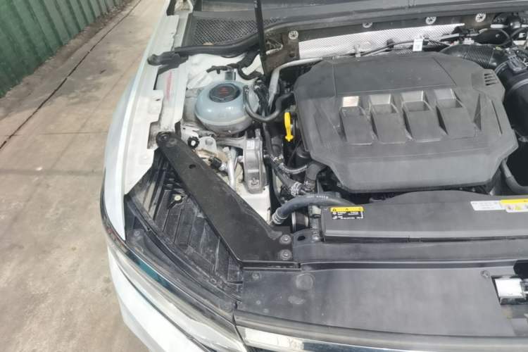 Used Volkswagen Variant 2021 2.0T Comfort Edition Engine Bay Right