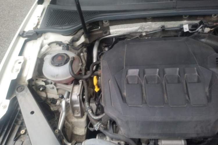 Used Volkswagen Variant 2021 2.0T Comfort Edition Engine Bay Right