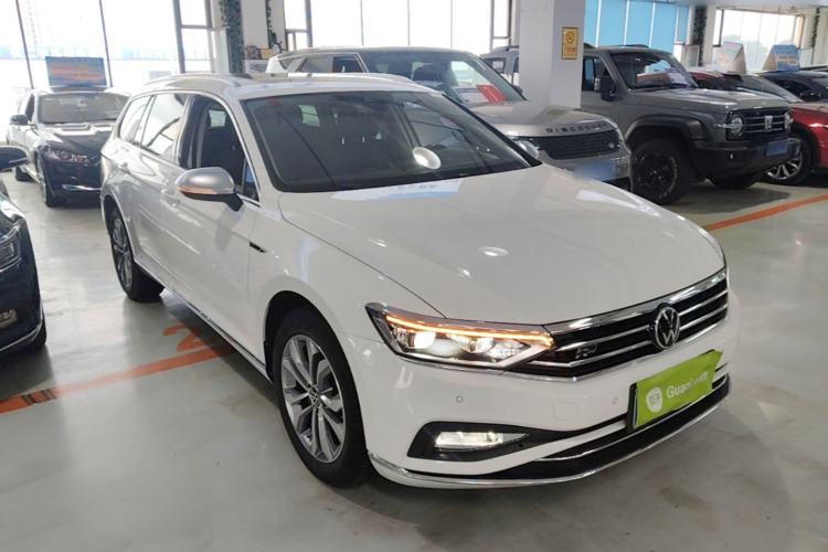 Used Volkswagen Variant 2021 2.0T Comfort Edition Front Right 45 Deg