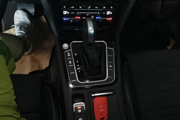 Used Volkswagen Variant 2021 2.0T Comfort Edition Gear Lever