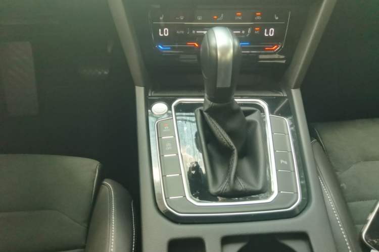 Used Volkswagen Variant 2021 2.0T Comfort Edition Gear Lever