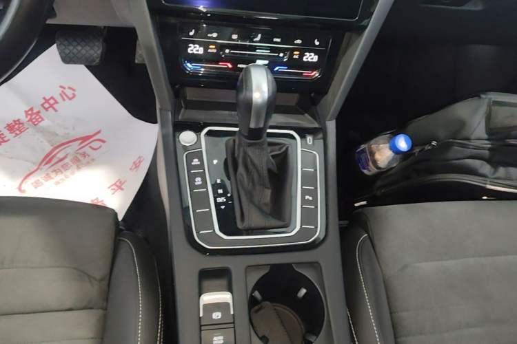 Used Volkswagen Variant 2021 2.0T Comfort Edition Gear Lever