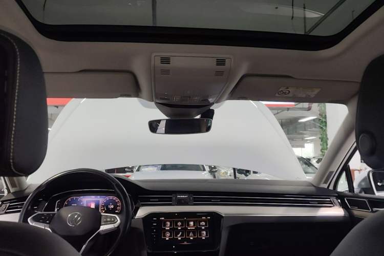 Used Volkswagen Variant 2021 2.0T Comfort Edition Headliner