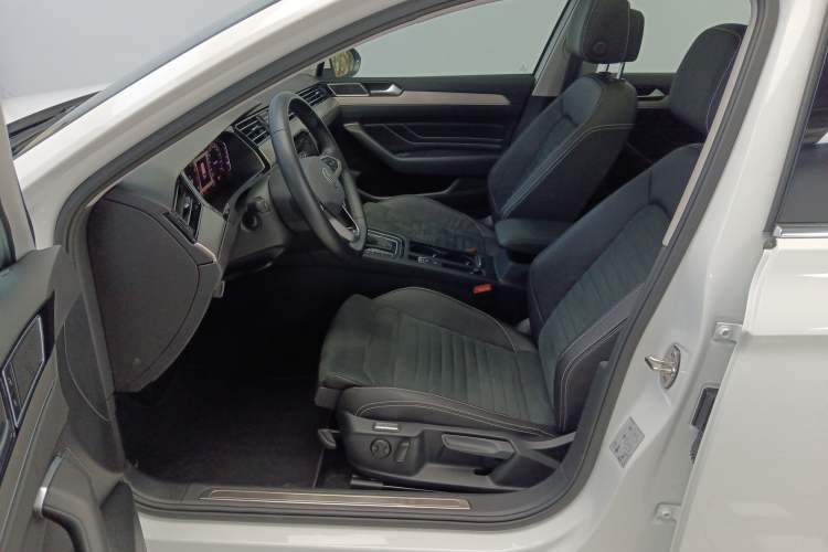 Used Volkswagen Variant 2021 2.0T Comfort Edition Left Front Seat