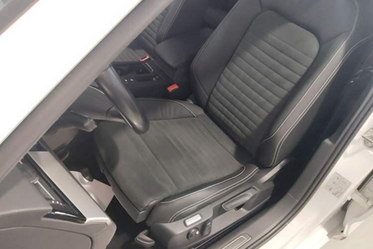 Used Volkswagen Variant 2021 2.0T Comfort Edition Left Front Seat