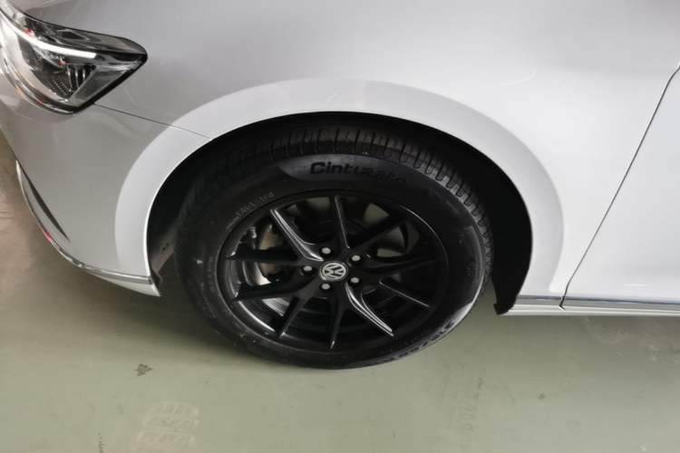 Used Volkswagen Variant 2021 2.0T Comfort Edition Left Front Wheel Hub
